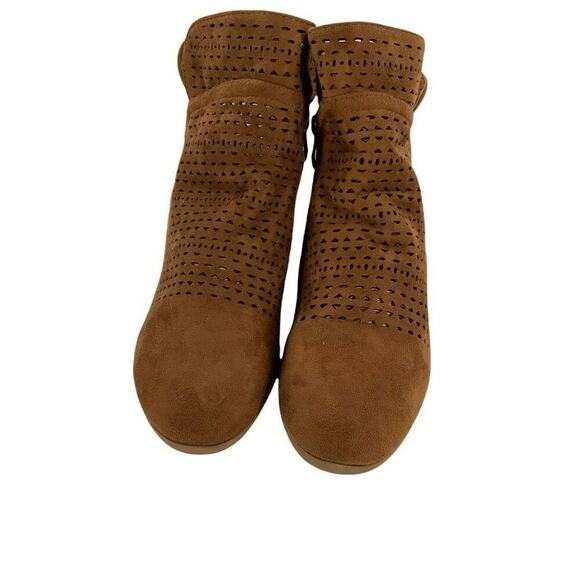 Forever Ankle Booties Women Sz 9 Faux Leather Block Heel Micro Studs Side Zipper - Picture 3 of 5